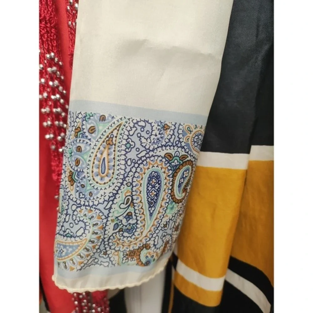 Multiple Multi Use‎ Various Brands Of Scarfs